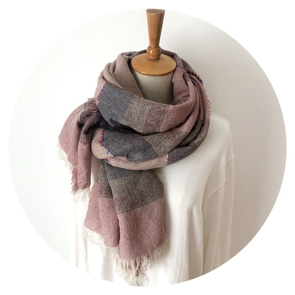 🤍• Oversized Linen Blend Scarf •🤍 - Picture 3 of 5